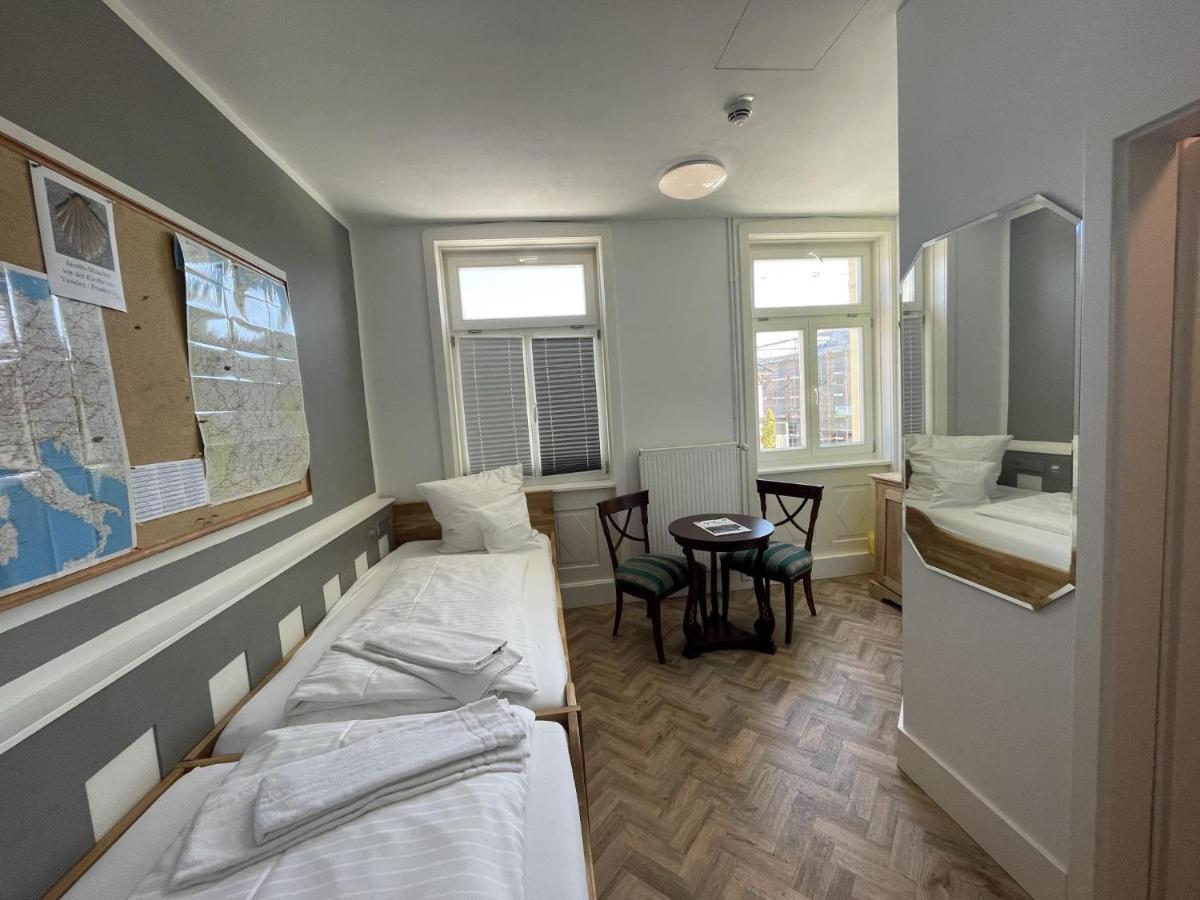 Hotel Bahnhof 3*