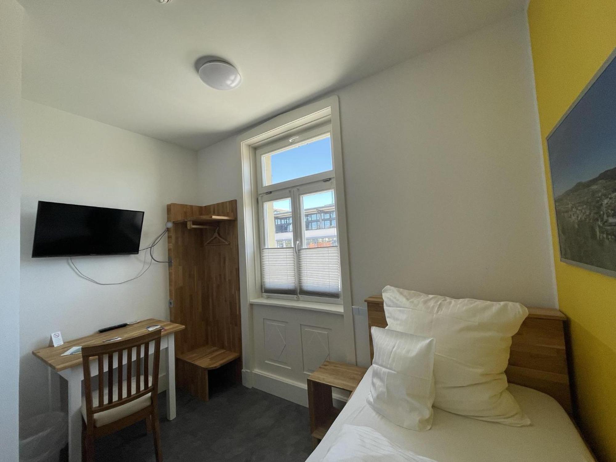 Hotel Bahnhof 3*